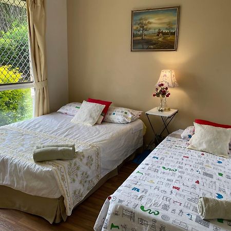 Theme Parks Amituofo Homestay Gold Coast Exterior foto